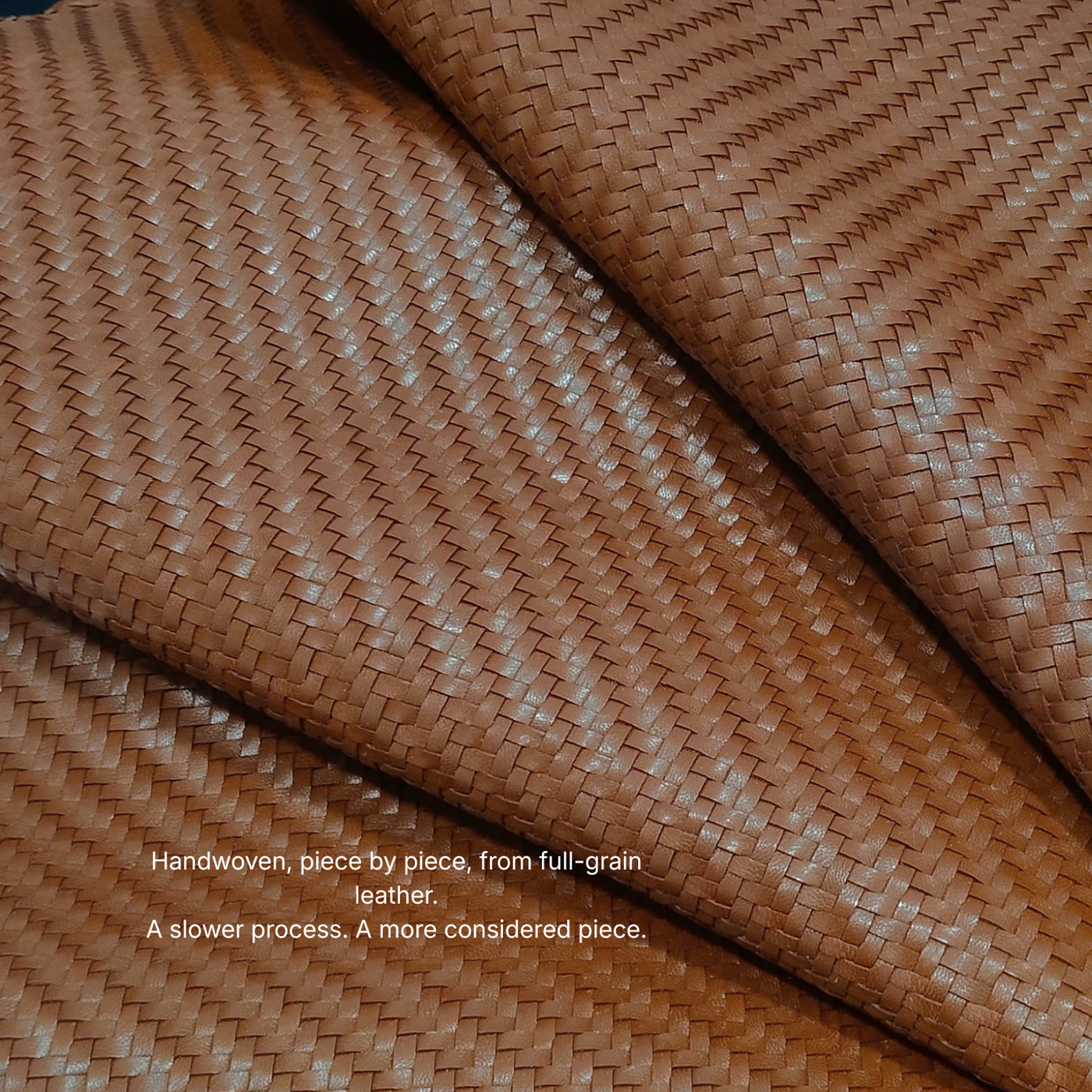 The Aura Bag Camel leather detail