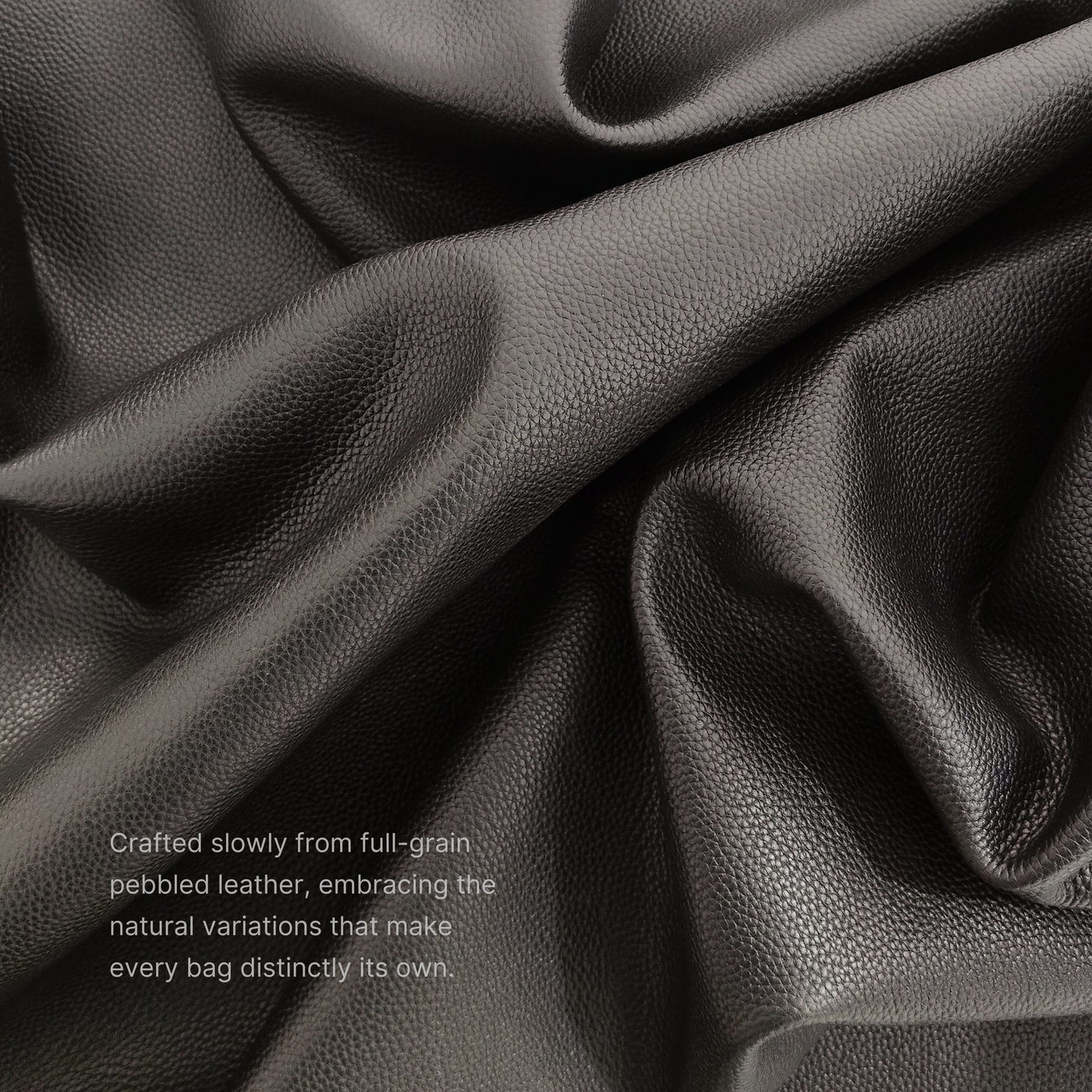 Luna Bag Black leather detail